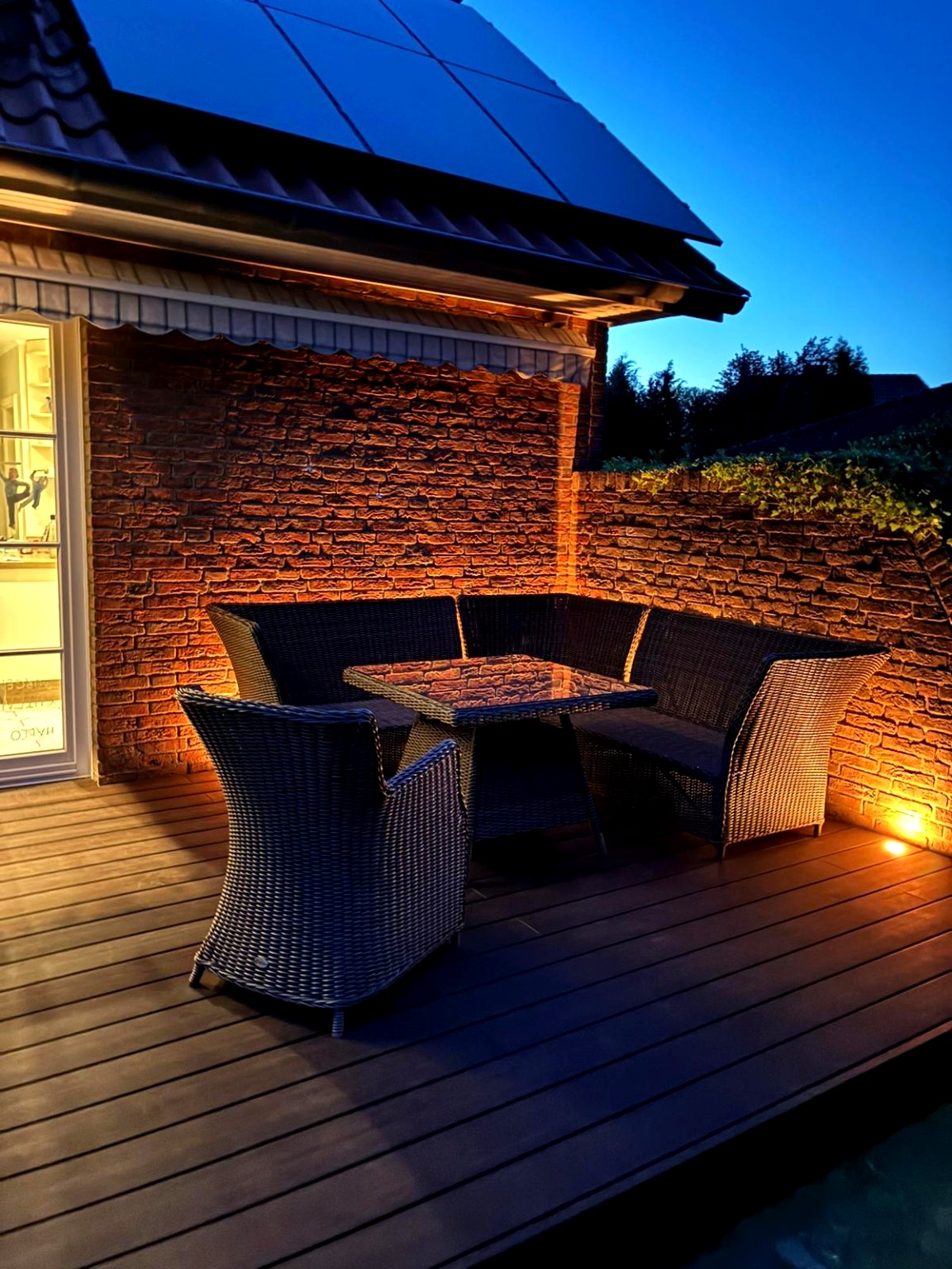 Terrasse nach dem Umbau mit Beleuchtung